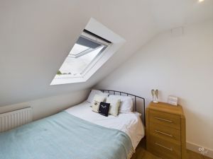 bed 5 - click for photo gallery